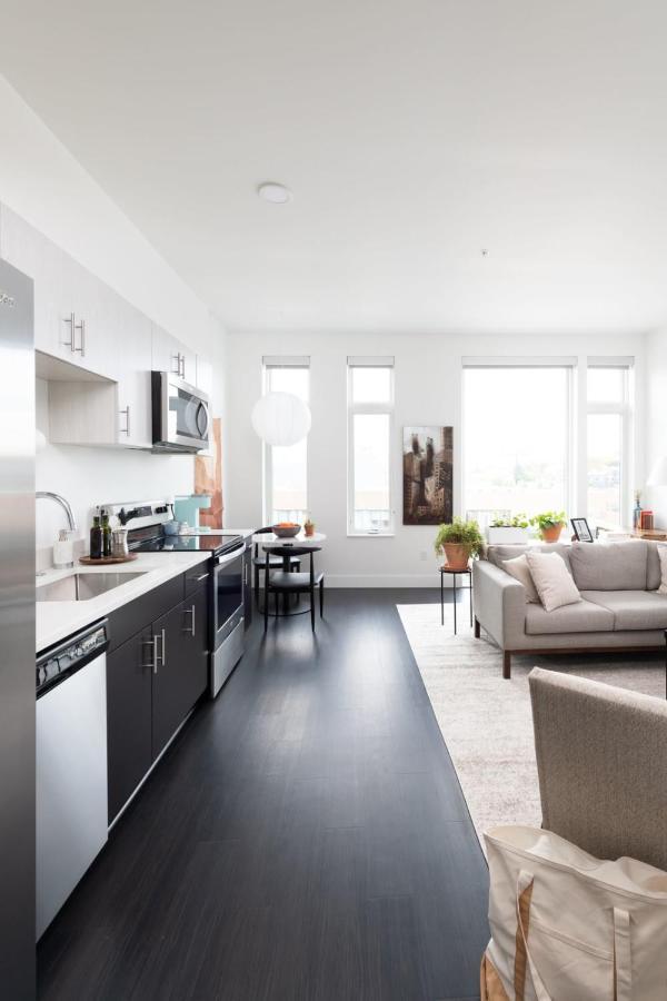 Modern 1Br Apt With Skywalk To Fiserv, Rooftop, And Parking Milwaukee Exterior foto