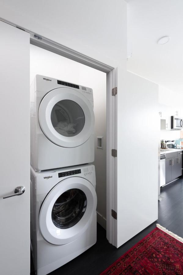 Modern 1Br Apt With Skywalk To Fiserv, Rooftop, And Parking Milwaukee Exterior foto